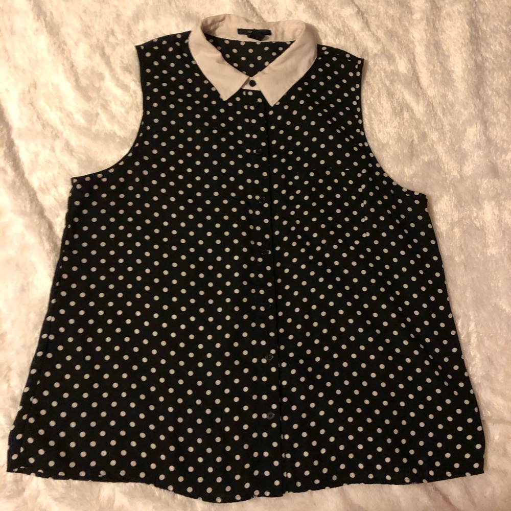 Polka dot sleeveless blouse